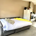 Annex - Garden View דירה
